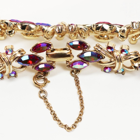 GORGEOUS VINTAGE CORO PEGASUS *signed* PINK CRYSTAL GOLD TONE BRACELET - Picture 5 of 8